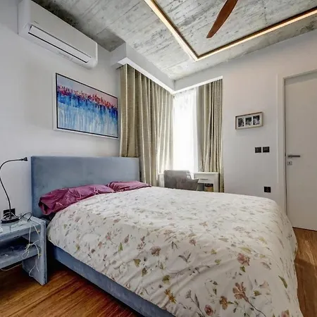 Villa Stunning Luxury With Private Pool & Bbq
