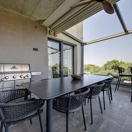 Villa Stunning Luxury With Private Pool & Bbq Gharghur