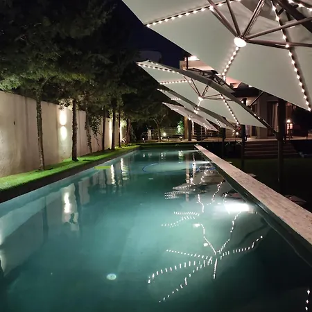Villa Stunning Luxury With Private Pool & Bbq