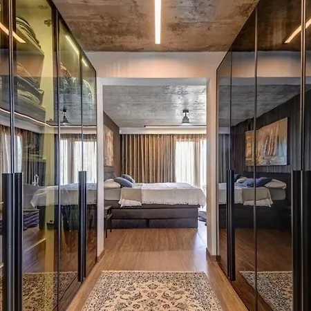 Stunning Luxury With Private Pool & Bbq *